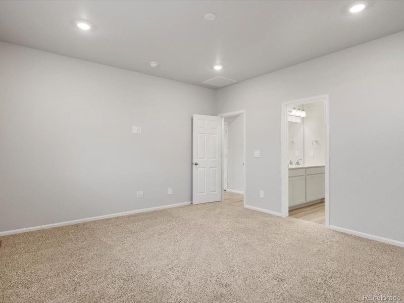 Spacious, unfurnished interior of a new home in Buffalo Highlands: The Canyon Collection, Commerce City (Image 15). Spacious, unfurnished interior of a new home in Buffalo Highlands: The Canyon Collection, Commerce City (Image 15).