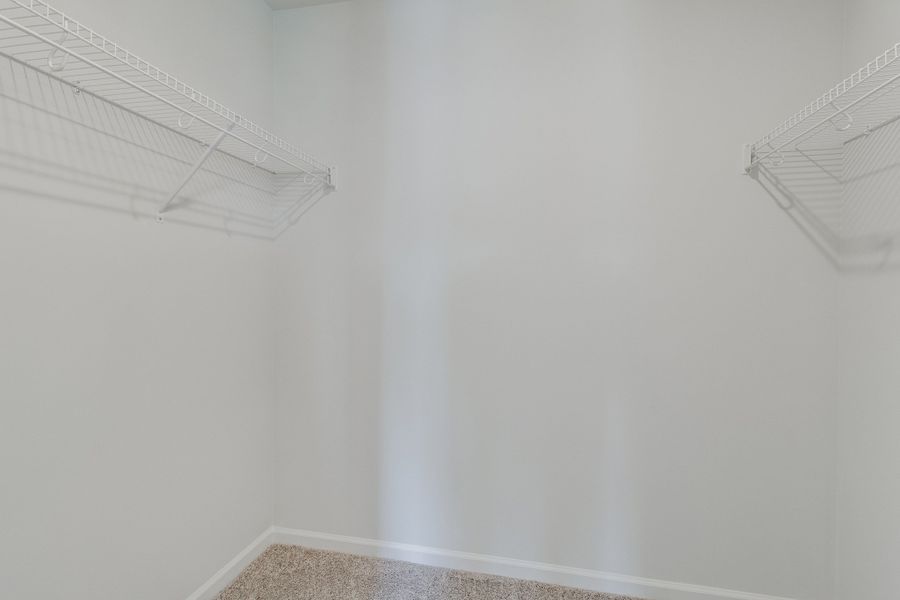 Spacious, unfurnished interior of a new home in Astoria, Columbia (Image 27).