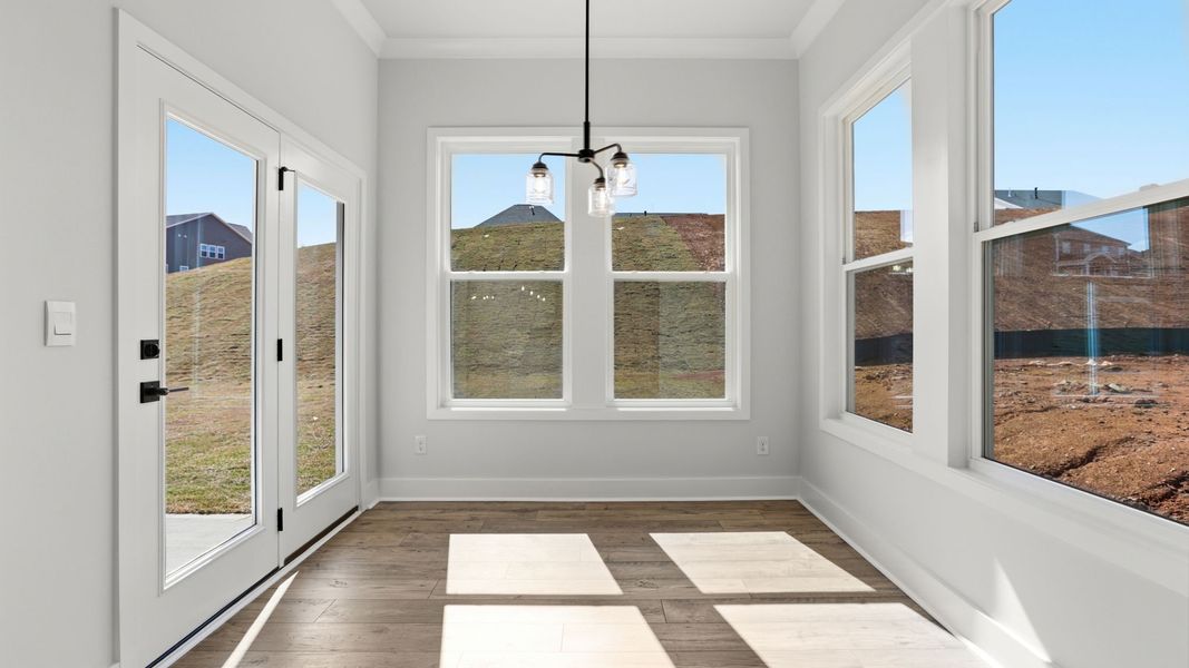 Spacious, unfurnished interior of a new home in Cottonwood Ridge, Piedmont (Image 22).