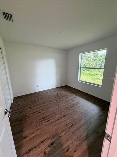 Spacious, unfurnished interior of a new home in , Bradenton (Image 9).