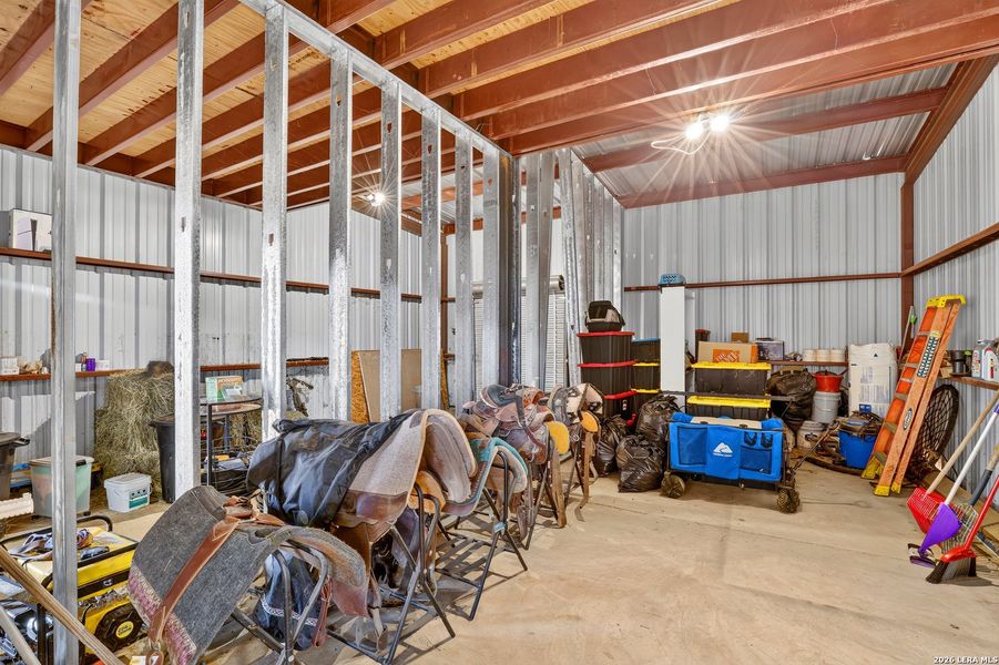 Community amenities in , Floresville (Image 24).