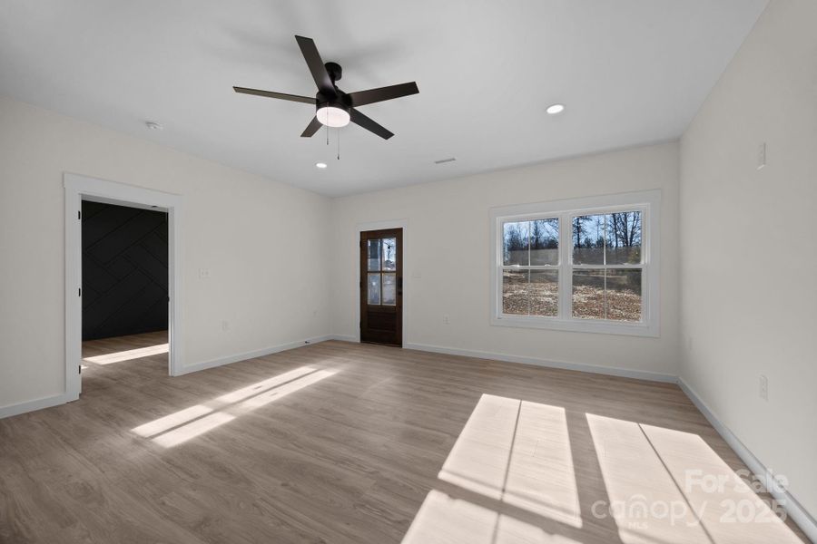 Spacious, unfurnished interior of a new home in , Tryon (Image 14).