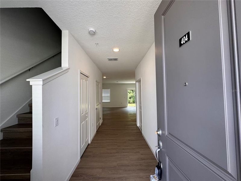 Spacious, unfurnished interior of a new home in , Orlando (Image 12).