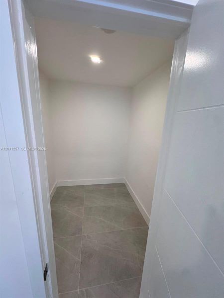 Spacious, unfurnished interior of a new home in , Miami (Image 23).