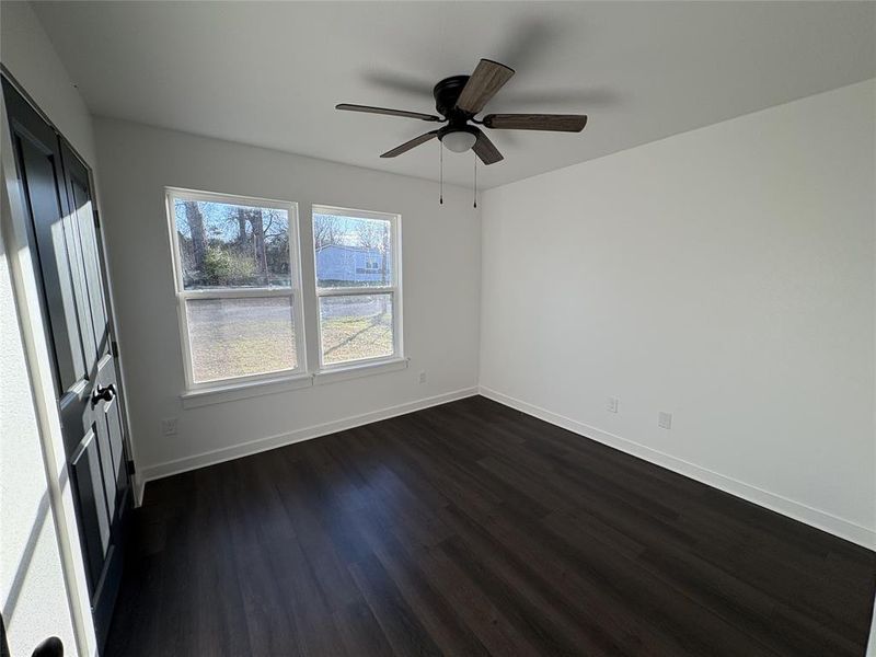 Spacious, unfurnished interior of a new home in , Mineola (Image 7).