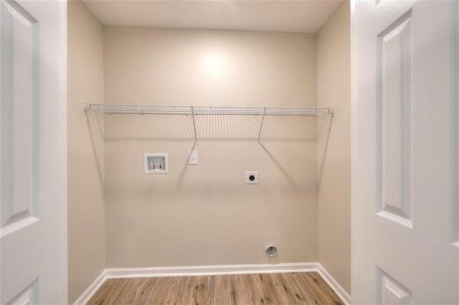 Spacious, unfurnished interior of a new home in , Monroe (Image 13).