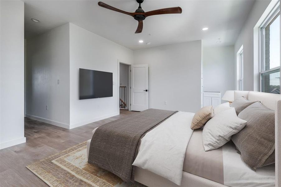 Furnished interior view inside a new home in , Irving (Image 25).