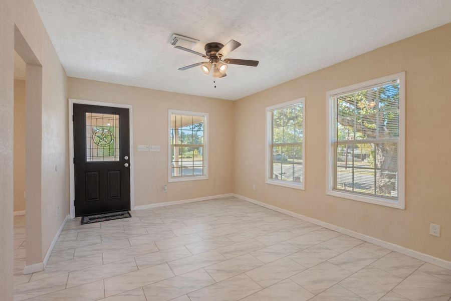 Spacious, unfurnished interior of a new home in , Hearne (Image 8). Spacious, unfurnished interior of a new home in , Hearne (Image 8).