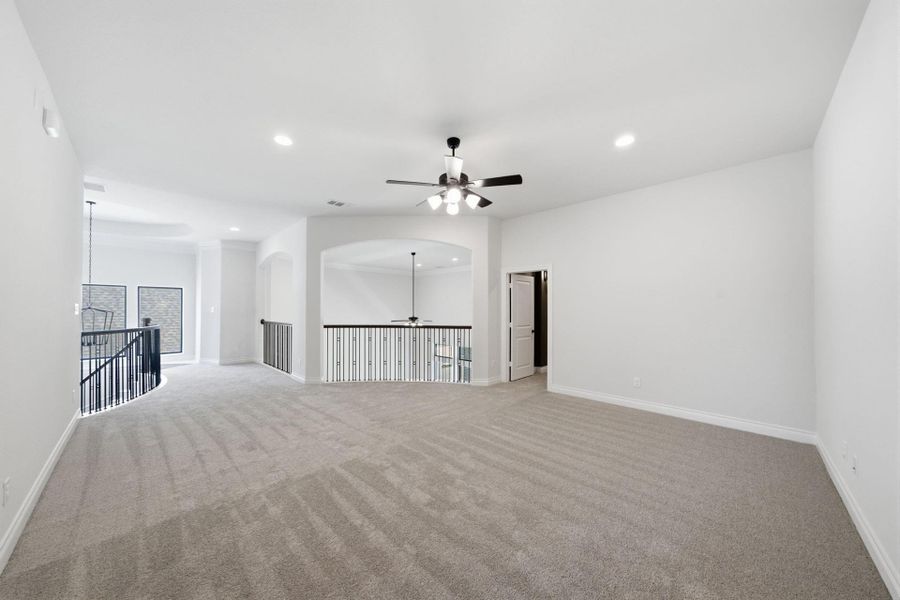 Spacious, unfurnished interior of a new home in Artavia 70′, Conroe (Image 34).