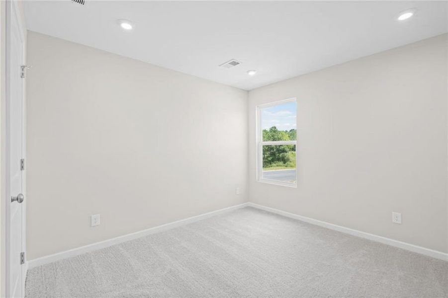 Spacious, unfurnished interior of a new home in Three Rivers, Rome (Image 38).
