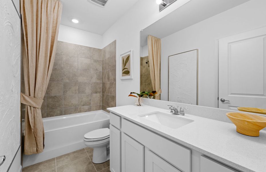 Furnished interior view inside a new home in Caloosa Cove, Labelle (Image 12).