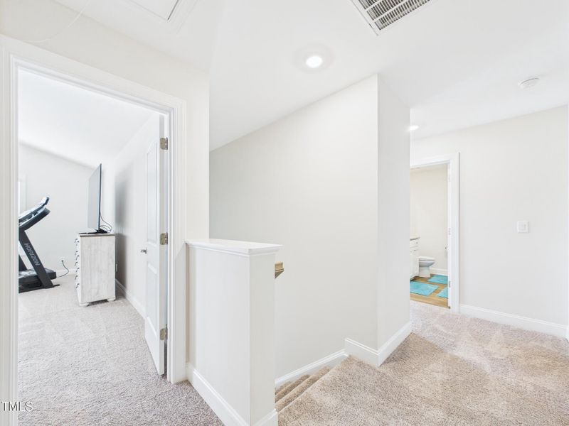 CAM01608G0-PR0104-STILL040