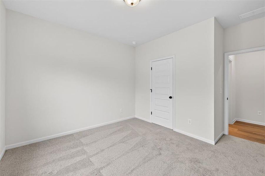 Spacious, unfurnished interior of a new home in Jones Ridge, Dallas (Image 38).