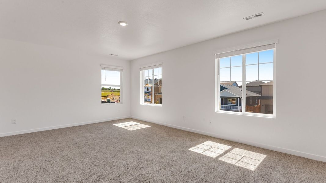 Spacious, unfurnished interior of a new home in Settlers Crossing, Commerce City (Image 15).