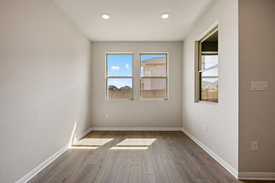 Photos are representative images and renderings for illustrative purposes only. Actual structural options and design images of the home may vary.