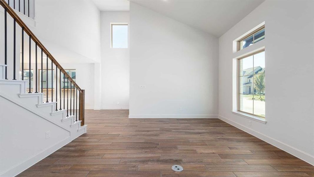 Spacious, unfurnished interior of a new home in The Parks At Wilson Creek 40', Celina (Image 20).