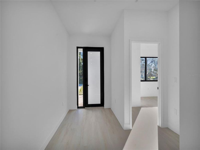 Spacious, unfurnished interior of a new home in , North Port (Image 11).