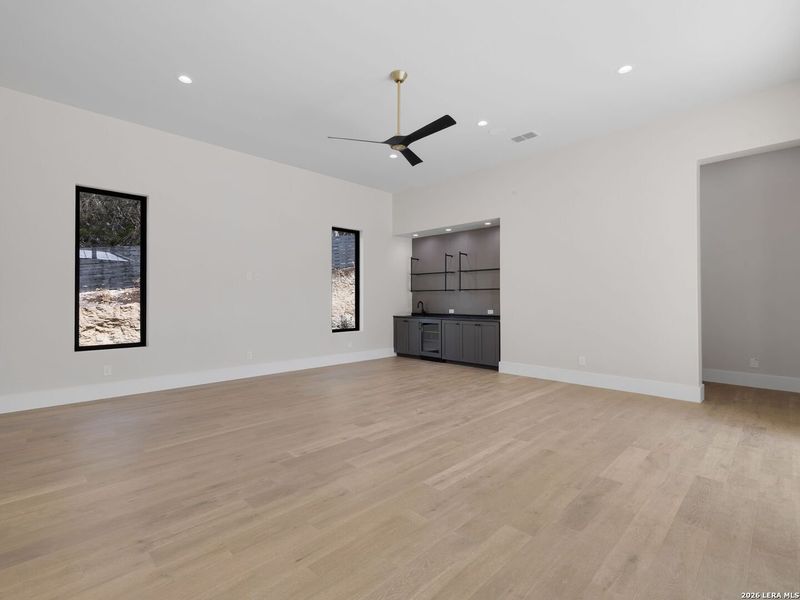 Spacious, unfurnished interior of a new home in , San Antonio (Image 54).