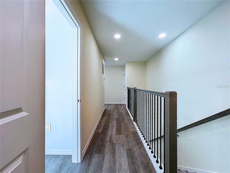 Spacious, unfurnished interior of a new home in , Tampa (Image 39).