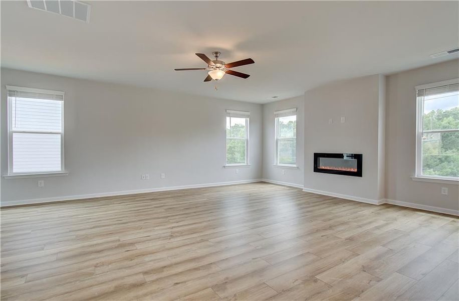Spacious, unfurnished interior of a new home in Chapel Hill, Newnan (Image 15).