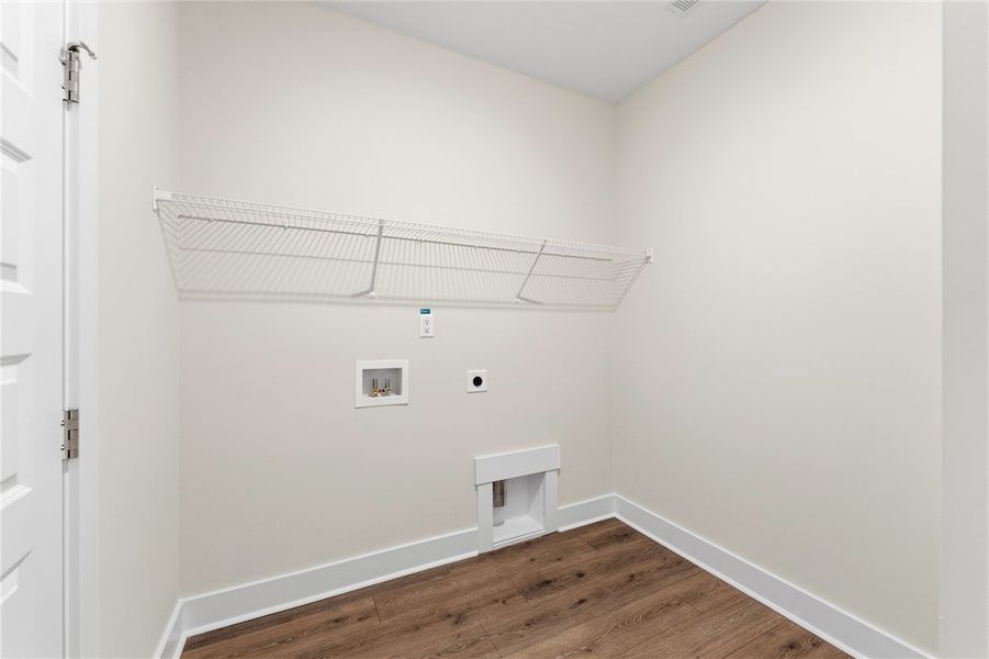 Spacious, unfurnished interior of a new home in Saratoga Oaks, Williamston (Image 28).