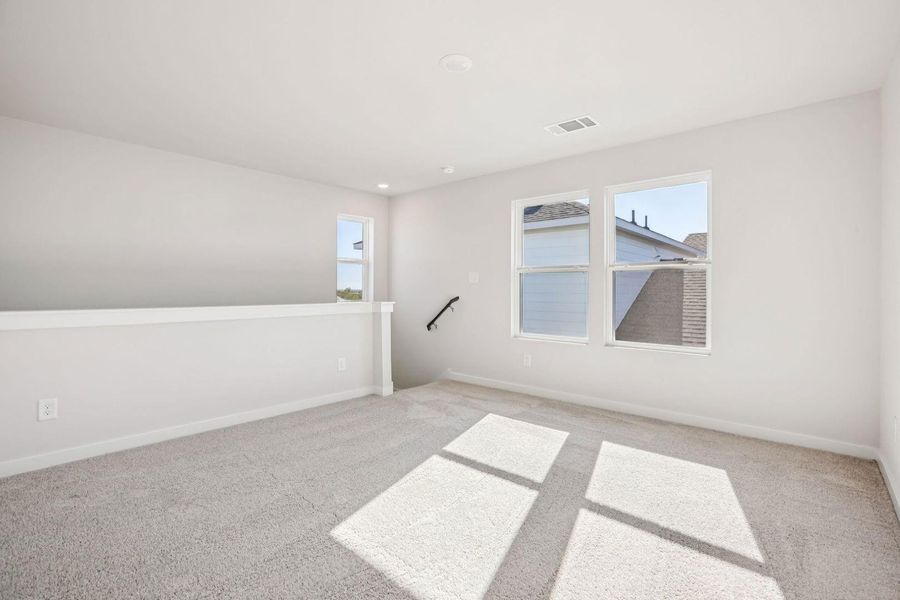 Spacious, unfurnished interior of a new home in Pinnacle at Cottonwood Creek, San Marcos (Image 21).