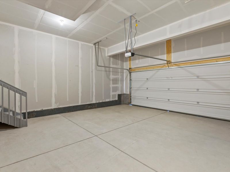 Spacious, unfurnished interior of a new home in Meridian Ranch, Peyton (Image 15).