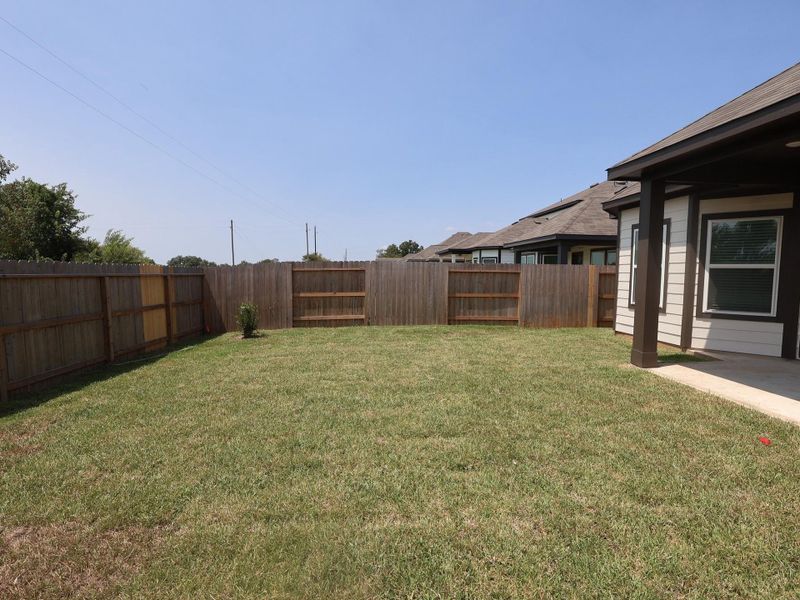 Exterior details and patio area of a home in Summerview, Fulshear (Image 4).