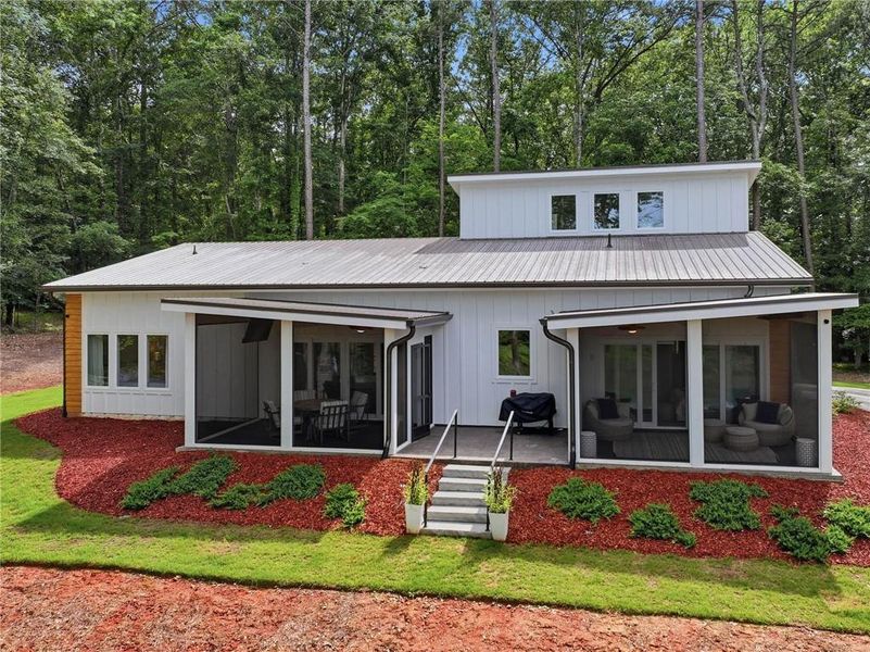 Exterior details and patio area of a home in , Eatonton (Image 29).