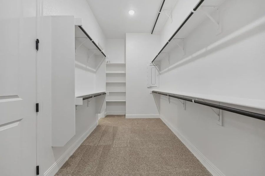 Spacious, unfurnished interior of a new home in Talia, Mesquite (Image 19).