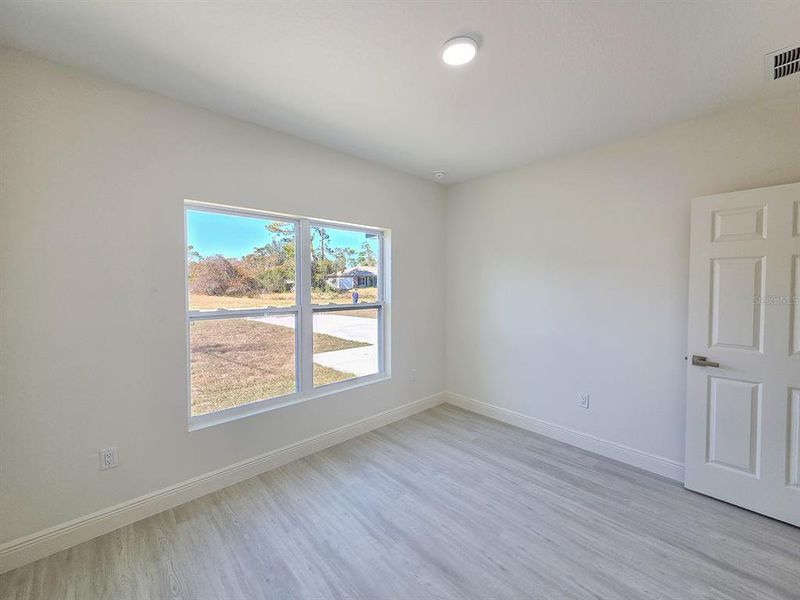 Spacious, unfurnished interior of a new home in , Deland (Image 28).
