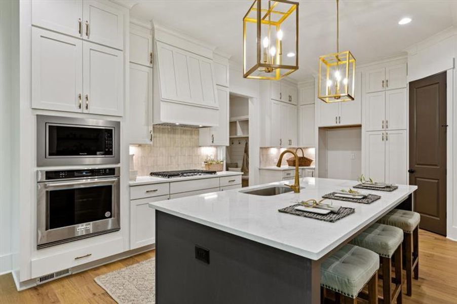 Furnished interior view inside a new home in White Post on Lake Lanier, Gainesville (Image 10).