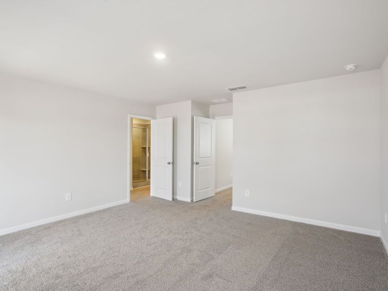 Spacious, unfurnished interior of a new home in Martin Springs - Cottage Series, Lawrenceville (Image 15).