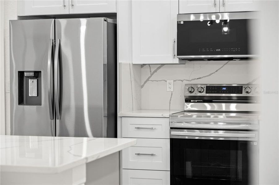 Furnished interior view inside a new home in , Dunnellon (Image 6).