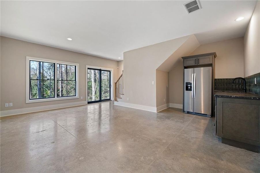 Spacious, unfurnished interior of a new home in , Atlanta (Image 26). Spacious, unfurnished interior of a new home in , Atlanta (Image 26).