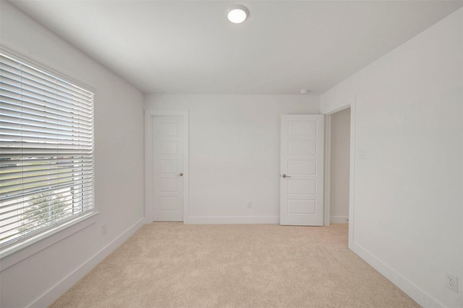 Spacious, unfurnished interior of a new home in Summerview, Fulshear (Image 19). Spacious, unfurnished interior of a new home in Summerview, Fulshear (Image 19).