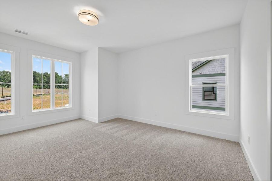 Spacious, unfurnished interior of a new home in Livingstone Park, Kennesaw (Image 26).