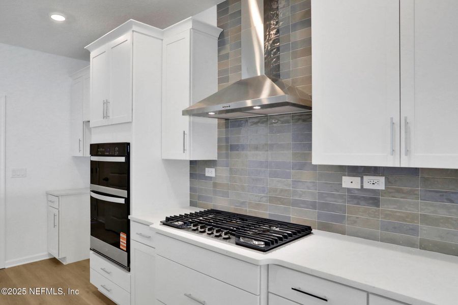 Close-up of interior finishes inside a home in Jennings Farm, Middleburg (Image 13).
