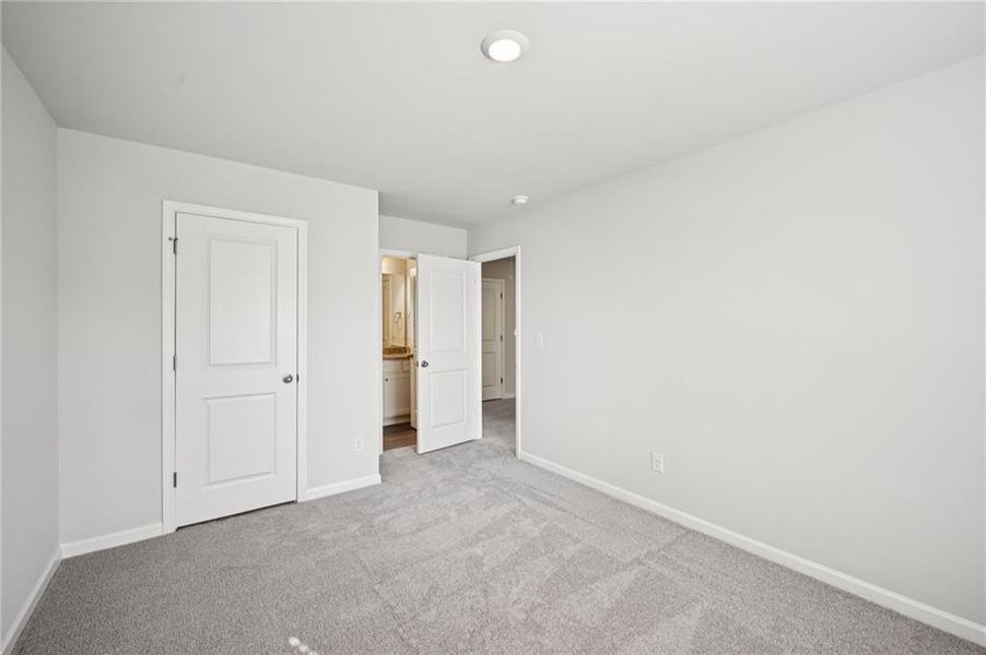 Spacious, unfurnished interior of a new home in Neely Farm, Covington (Image 17).
