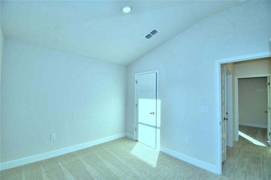 Spacious, unfurnished interior of a new home in Magnolia Park, Haines City (Image 24).