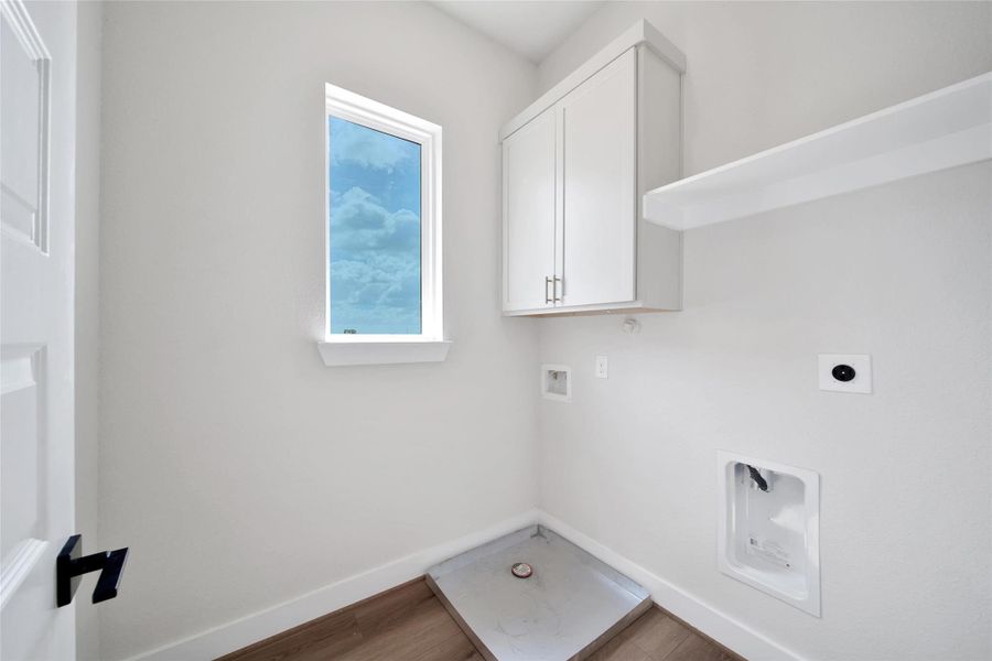 Spacious, unfurnished interior of a new home in Lago Pointe, Seabrook (Image 22).