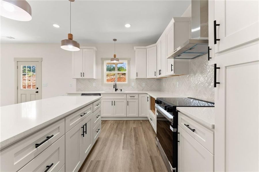 Furnished interior view inside a new home in , Clarkesville (Image 9).
