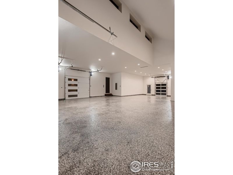 Daylight windows in vaulted ceiling in amazing 6-car garage