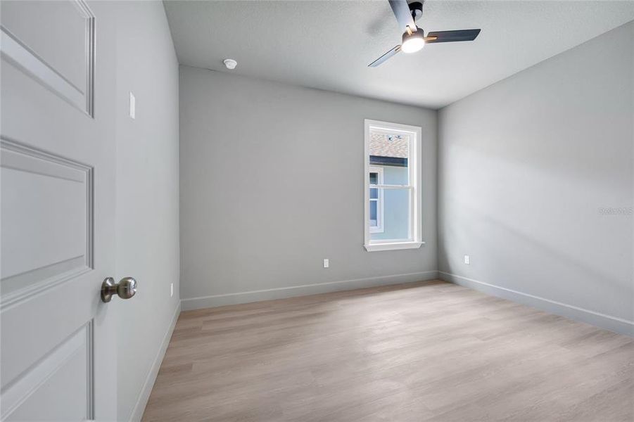 Spacious, unfurnished interior of a new home in , Orlando (Image 24).