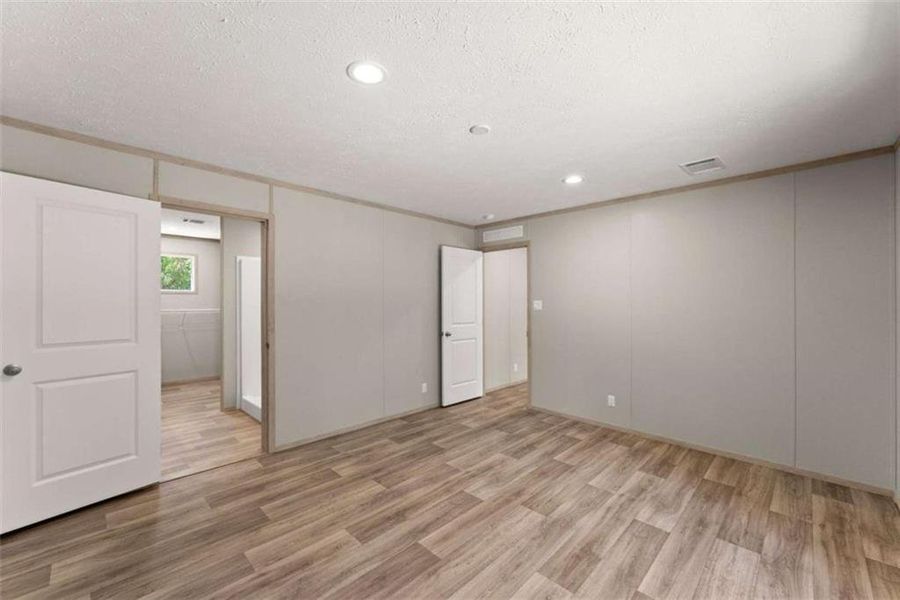 Spacious, unfurnished interior of a new home in , Dahlonega (Image 30).