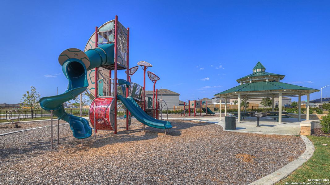 Community amenities in Sunset Oaks, Maxwell (Image 29).
