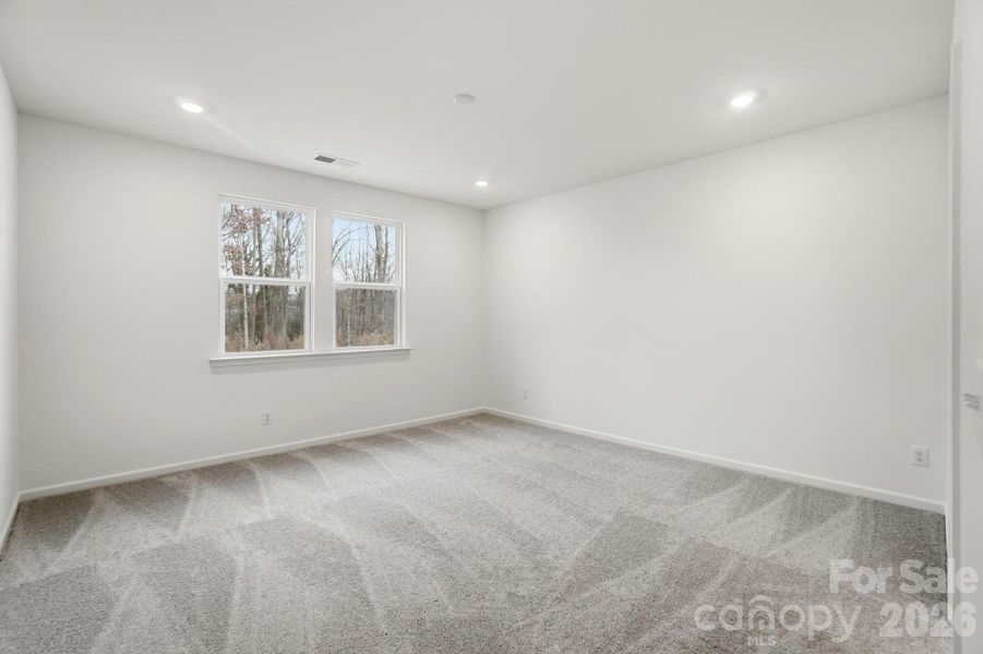 Spacious, unfurnished interior of a new home in Wellington Pointe Executive, Monroe (Image 21).