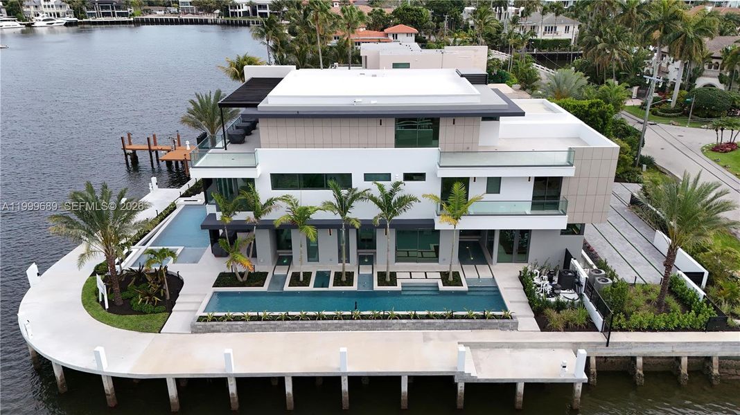 Condo located in Fort Lauderdale, FL showcasing its design and architecture (Image 36).