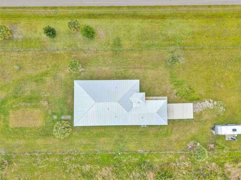 Exterior details and patio area of a home in , Okeechobee (Image 3).