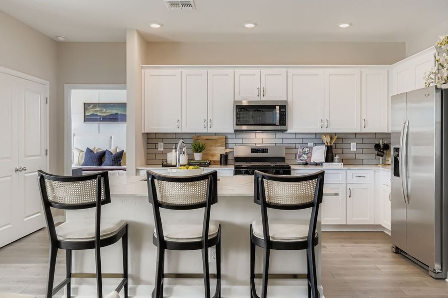 16817 W Cavedale Dr, Surprise, AZ. - Slide 8 16817 W Cavedale Dr, Surprise, AZ. - Slide 8